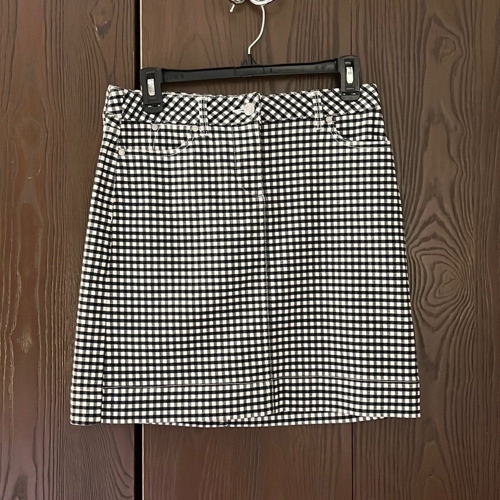 Talbot’s petites black/ white checked denim, mini, pencil skirt. Size 2P.
